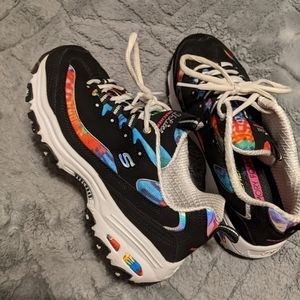 Sketchers tennis shoes